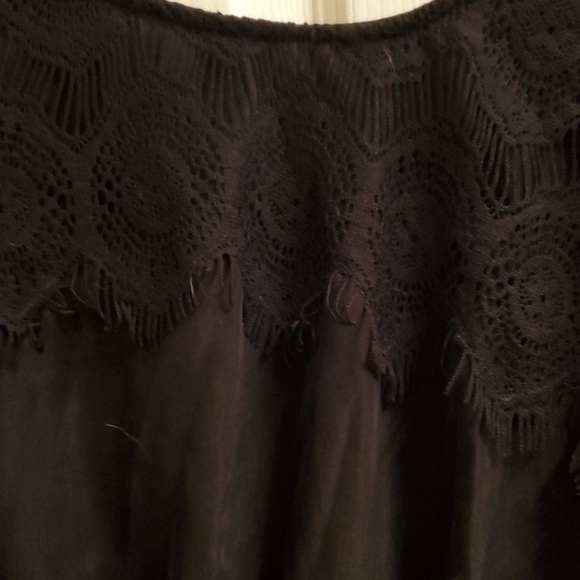 Black short sleeve lace detail jumpsuit - Picture 3 of 5